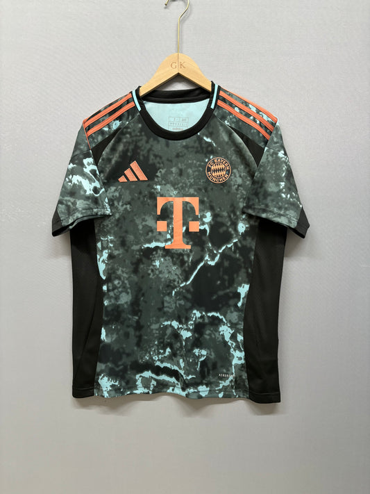 FC Bayern 24/25 Away Jersey